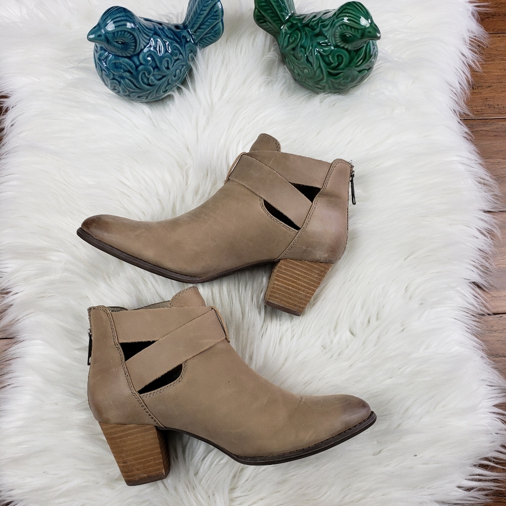 Vionic Rory buckle ankle bootie size 9 - Picture 12 of 16